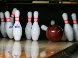 Ten pin bowling alley