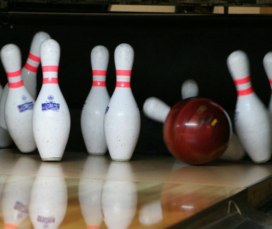 Ten pin bowling alley